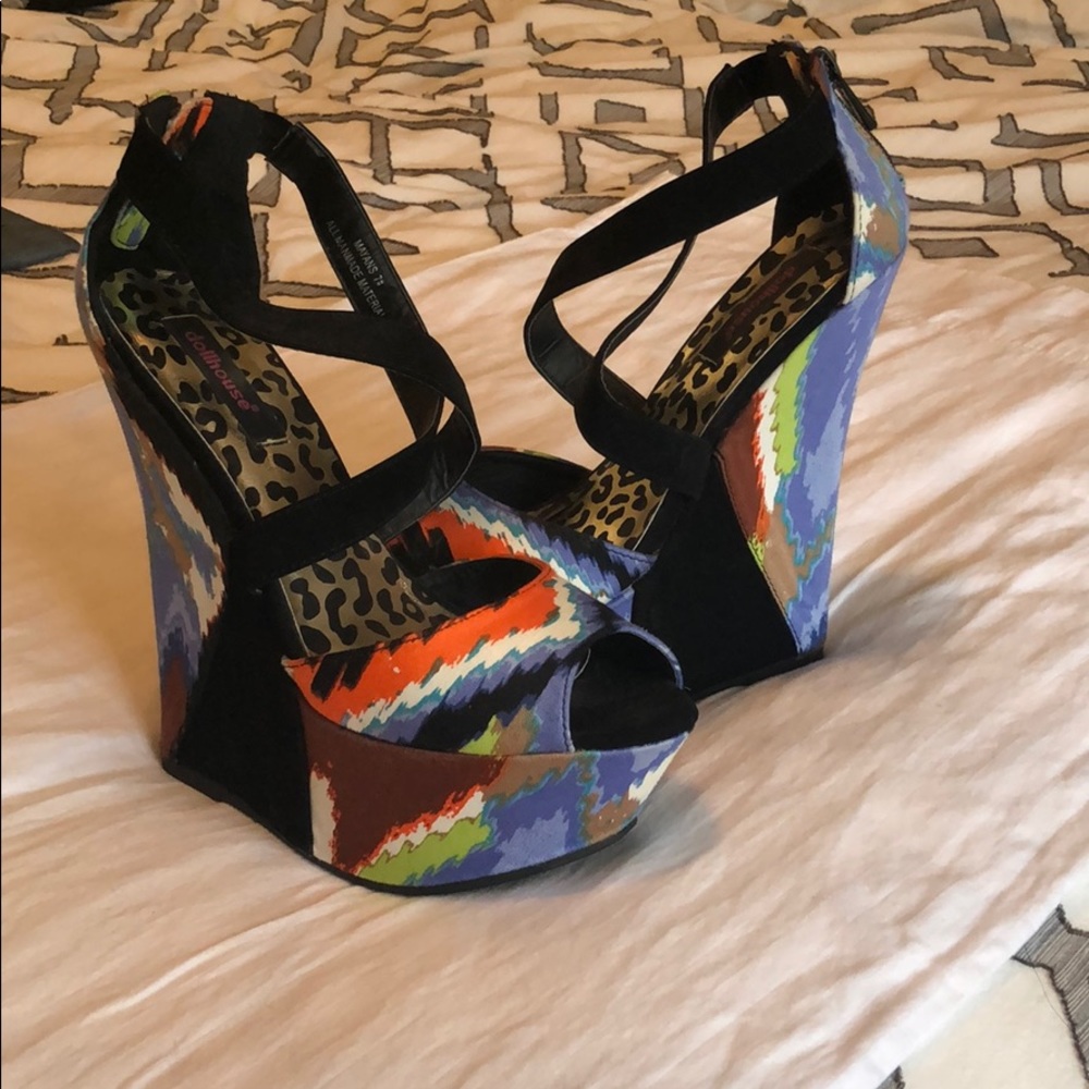 Dollhouse Mayans - Multicolored Platform Heels